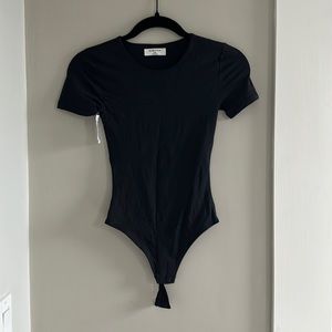 NWT Babaton (Aritzia) contour body suit